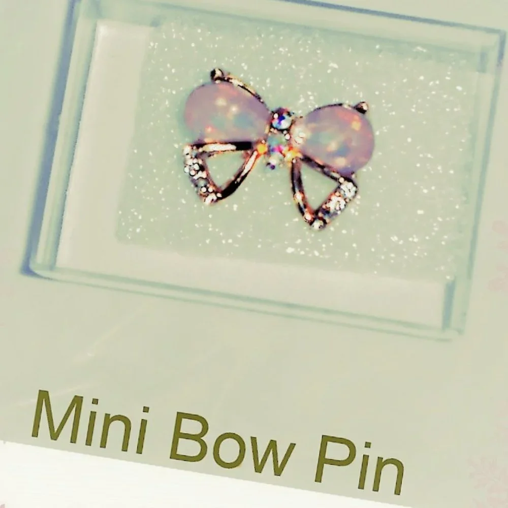 Lot of 2: Gold Bows Pin & Necklace